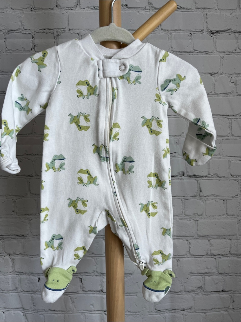 ⭐️⭐️PICK 5 / $20 Carter's Baby Frog Print One-Piece Footed Sleeper